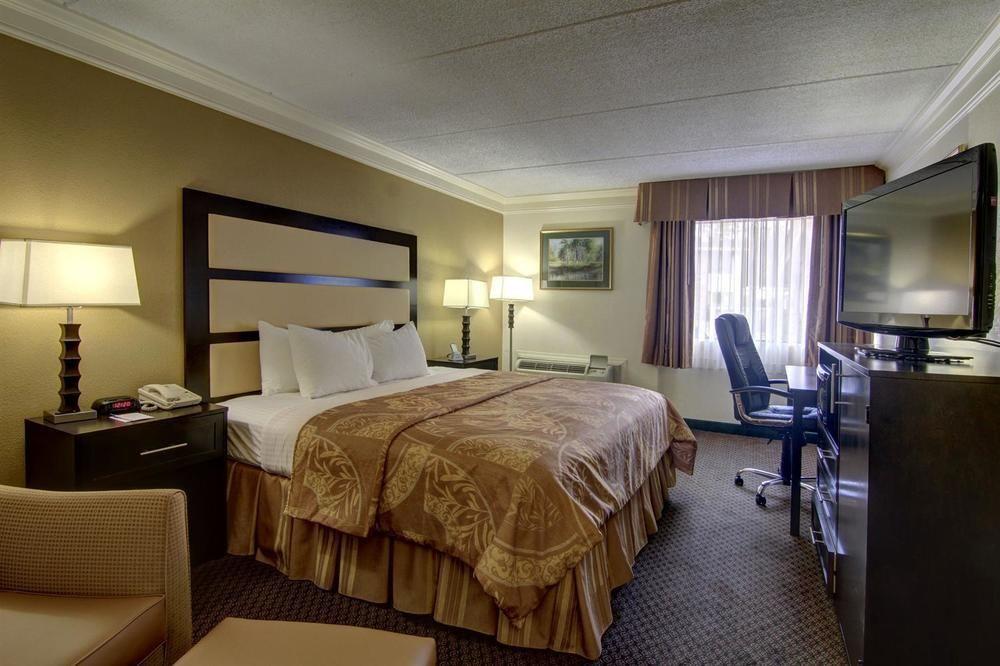 Best Western Riverside Inn Macon Buitenkant foto